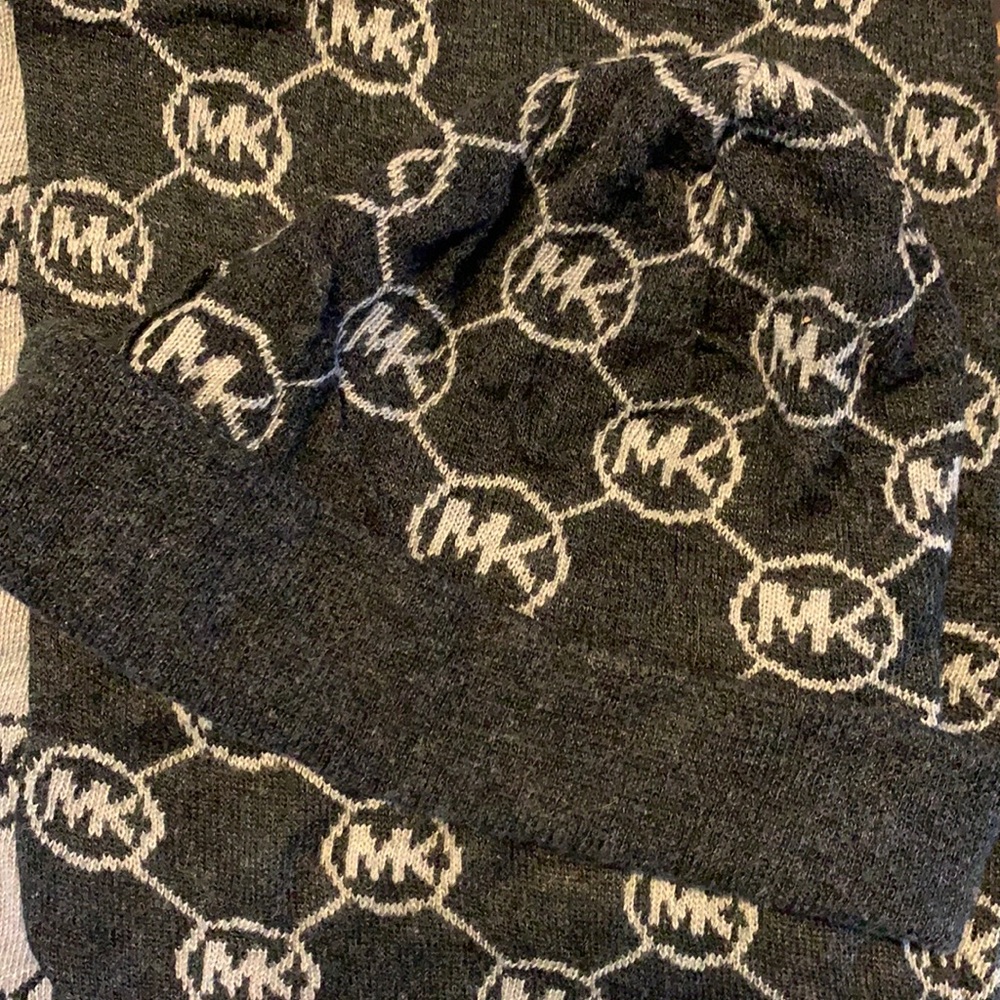 MK beanie & scarf set
